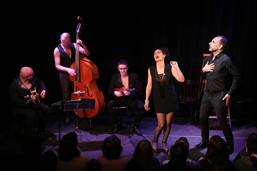 Gilles Parodi, Laurent Delaveau, Laurent Zeller, Emmanuelle Goizé et Gilles Bugeaud dans "Oh-la-la Oui Oui" à l'Athénée Théâtre